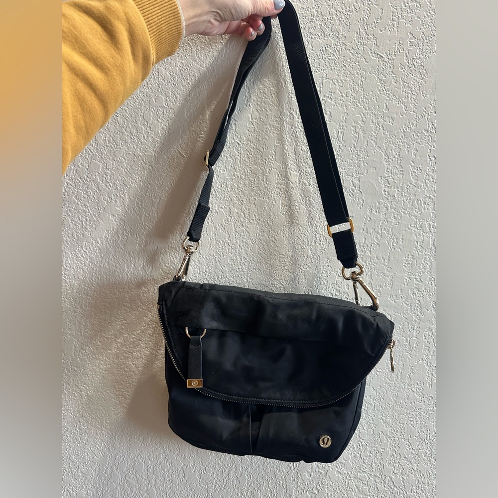 Lululemon festival Bag